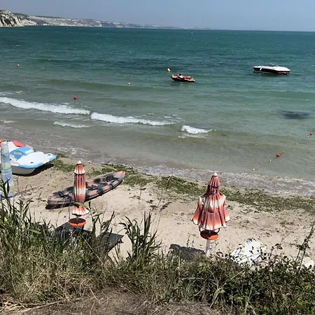 Karavana Tropicana Κάμπινγκ *