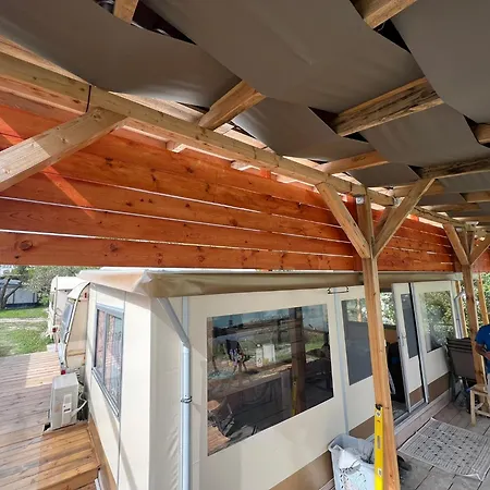 Karavana Tropicana Κάμπινγκ