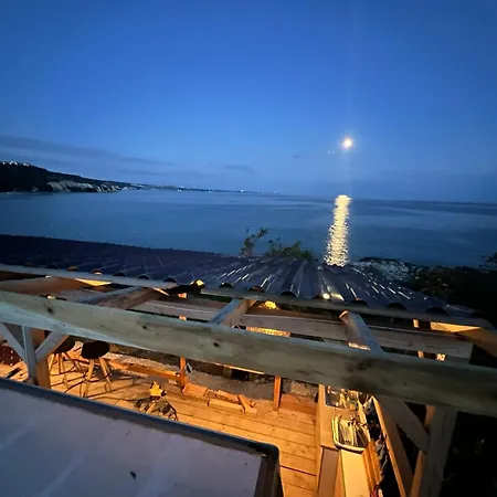 Κάμπινγκ Karavana Tropicana