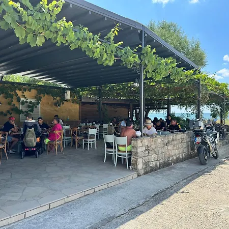 Parque de Campismo Karavana Tropicana *