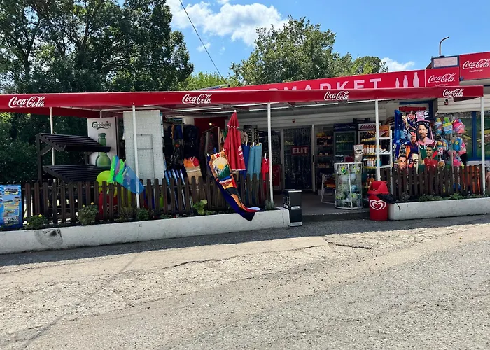 Karavana Tropicana Кемпинг