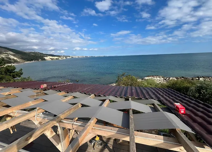 Кемпинг Karavana Tropicana Варна